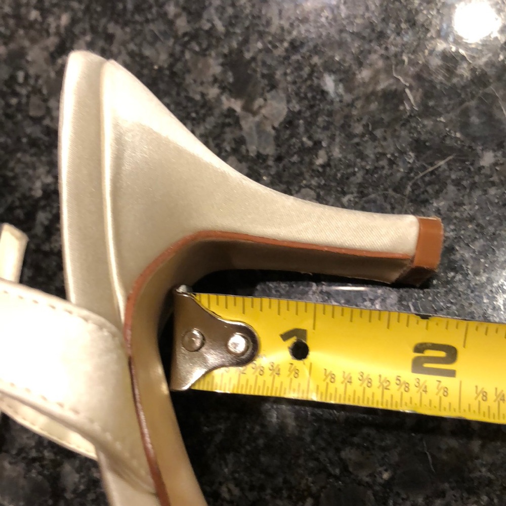 Ivory heels with sparkle - Picture 7 of 8